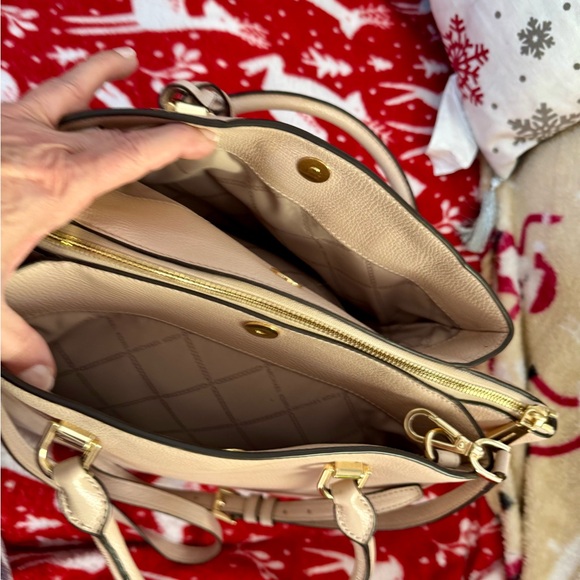 Michael Kors Maxine medium cream Satchel with Gold Accents - Picture 8 of 12